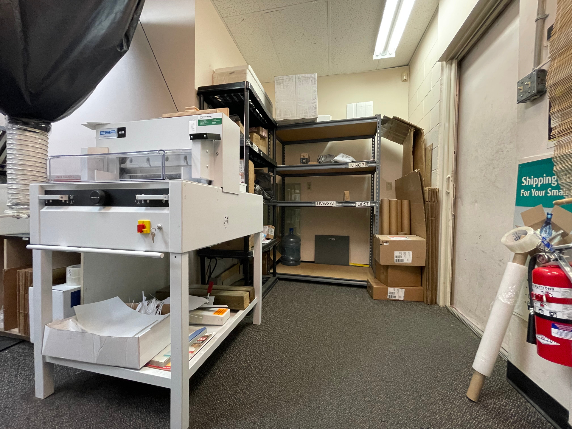 UPS 加盟店转让 · 萨斯卡通 8 街黄金地段——林与唐地产 - 11